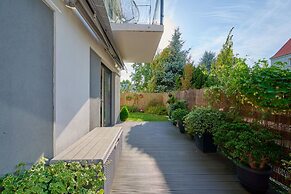 Poznan Apartment With Garden by Renters