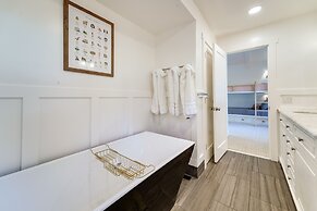 Gorgeous Tahoe City Home w/ Views, Steps to Beach