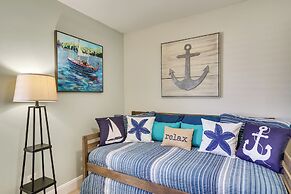 Hot Tub & Pool: Coconut Palms in Cape Coral