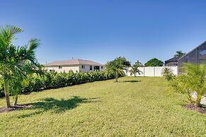Hot Tub & Pool: Coconut Palms in Cape Coral