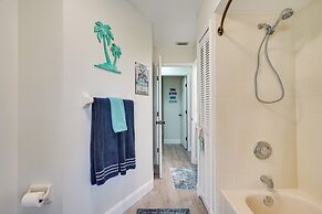 Hot Tub & Pool: Coconut Palms in Cape Coral