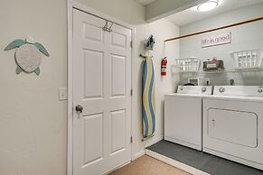 Hot Tub & Pool: Coconut Palms in Cape Coral