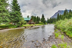Scenic Montana Cabin Rental ~ 1 Mi to Yellowstone!