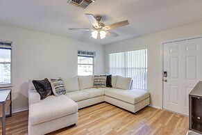 Williston Home w/ Yard: 6 Mi to Devils Den Spring