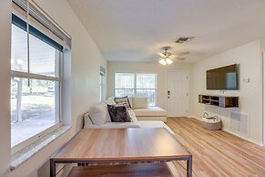 Williston Home w/ Yard: 6 Mi to Devils Den Spring