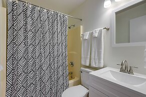 Williston Home w/ Yard: 6 Mi to Devils Den Spring