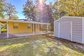 Williston Home w/ Yard: 6 Mi to Devils Den Spring