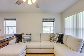 Williston Home w/ Yard: 6 Mi to Devils Den Spring