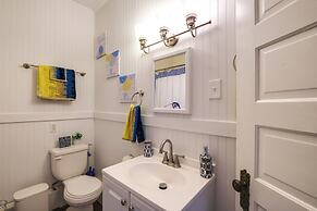 Cozy Roanoke Vacation Rental: 2 Mi to Downtown!