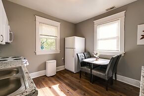 Cozy Roanoke Vacation Rental: 2 Mi to Downtown!