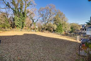 Cozy Roanoke Vacation Rental: 2 Mi to Downtown!