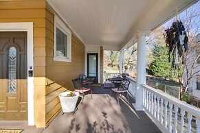 Cozy Roanoke Vacation Rental: 2 Mi to Downtown!