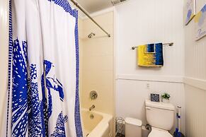 Cozy Roanoke Vacation Rental: 2 Mi to Downtown!