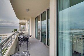 Beachfront Biloxi Condo: Balcony & Community Perks