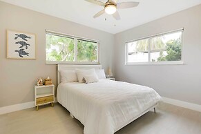 1 Mi to Pompano Beach: Home w/ Patio & Pool!