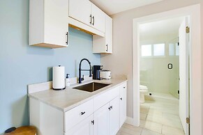 1 Mi to Pompano Beach: Home w/ Patio & Pool!