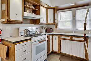 Cozy Hart Getaway w/ Fire Pit < 1 Mi to Lake!