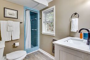 Black Mountain Cabin Apartment ~ 2 Mi to Downtown!