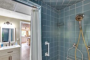 Black Mountain Cabin Apartment ~ 2 Mi to Downtown!