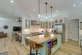 Luxury Lakefront Retreat w/ Deck & Patio!