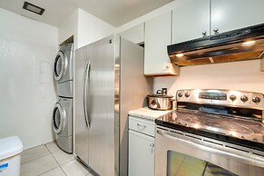 Phoenix Townhome w/ Community Pool - Near Golf!