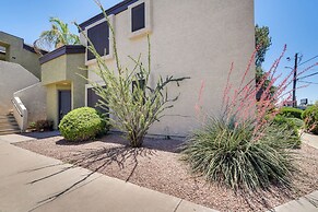 Phoenix Townhome w/ Community Pool - Near Golf!