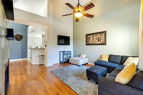 Phoenix Townhome w/ Community Pool - Near Golf!