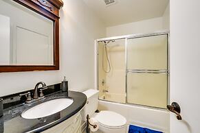 Phoenix Townhome w/ Community Pool - Near Golf!