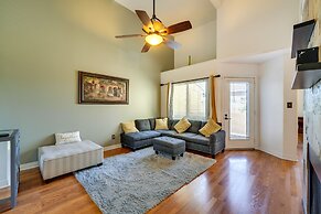 Phoenix Townhome w/ Community Pool - Near Golf!