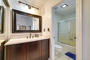 Phoenix Townhome w/ Community Pool - Near Golf!