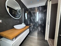 Elegance Suite Apartments - Siroli Collection