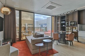 Loft alto padrão com varanda