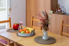 Apartment Zenta with terrace and sea view, 4 min walk to the beach