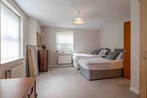 Spacious Apartment, Near Birmingham Centre and NeC