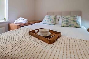 Spacious Apartment, Near Birmingham Centre and NeC