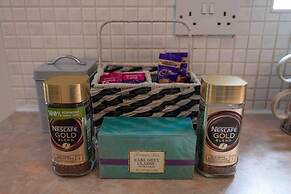 Spacious Apartment, Near Birmingham Centre and NeC