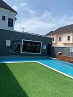 Immaculate 4-bed Apartment in Lekki