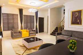 Immaculate 4-bed Apartment in Lekki