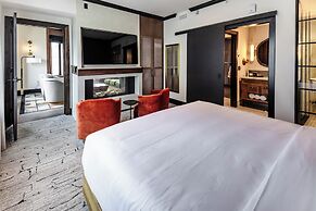 Hotel Renegade