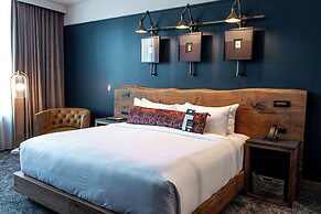 Hotel Renegade