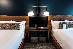 Hotel Renegade