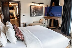 Hotel Renegade