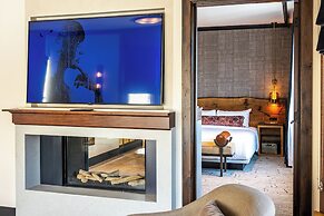Hotel Renegade