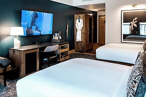 Hotel Renegade