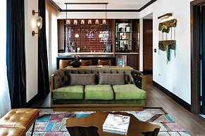 Hotel Renegade