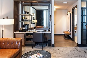 Hotel Renegade