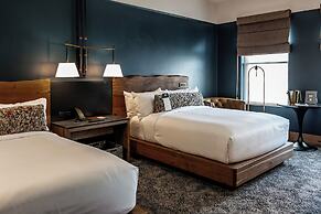 Hotel Renegade