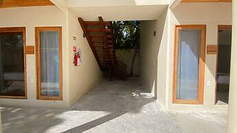 Hotel y Eco-Cabañas Azul María Bacalar