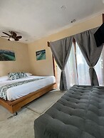Hotel y Eco-Cabañas Azul María Bacalar