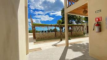 Hotel y Eco-Cabañas Azul María Bacalar
